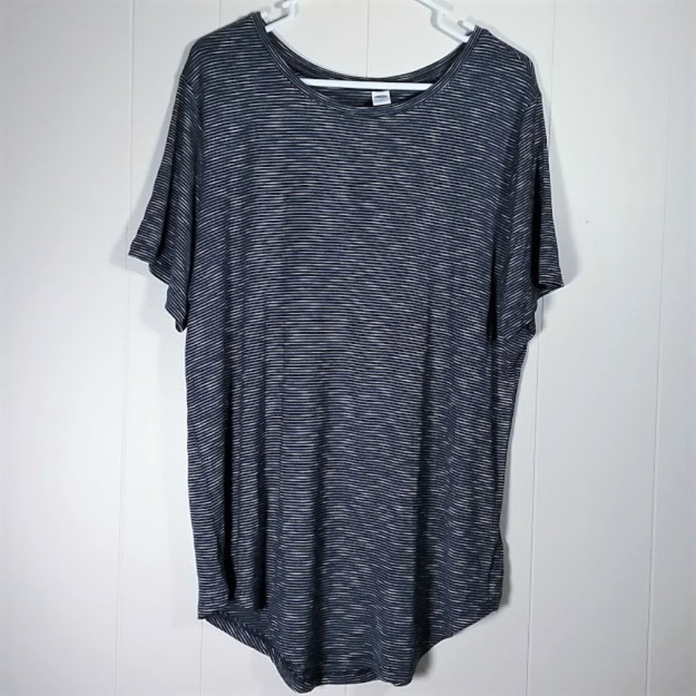 Old Navy striped boat neck curved hem shirt XL